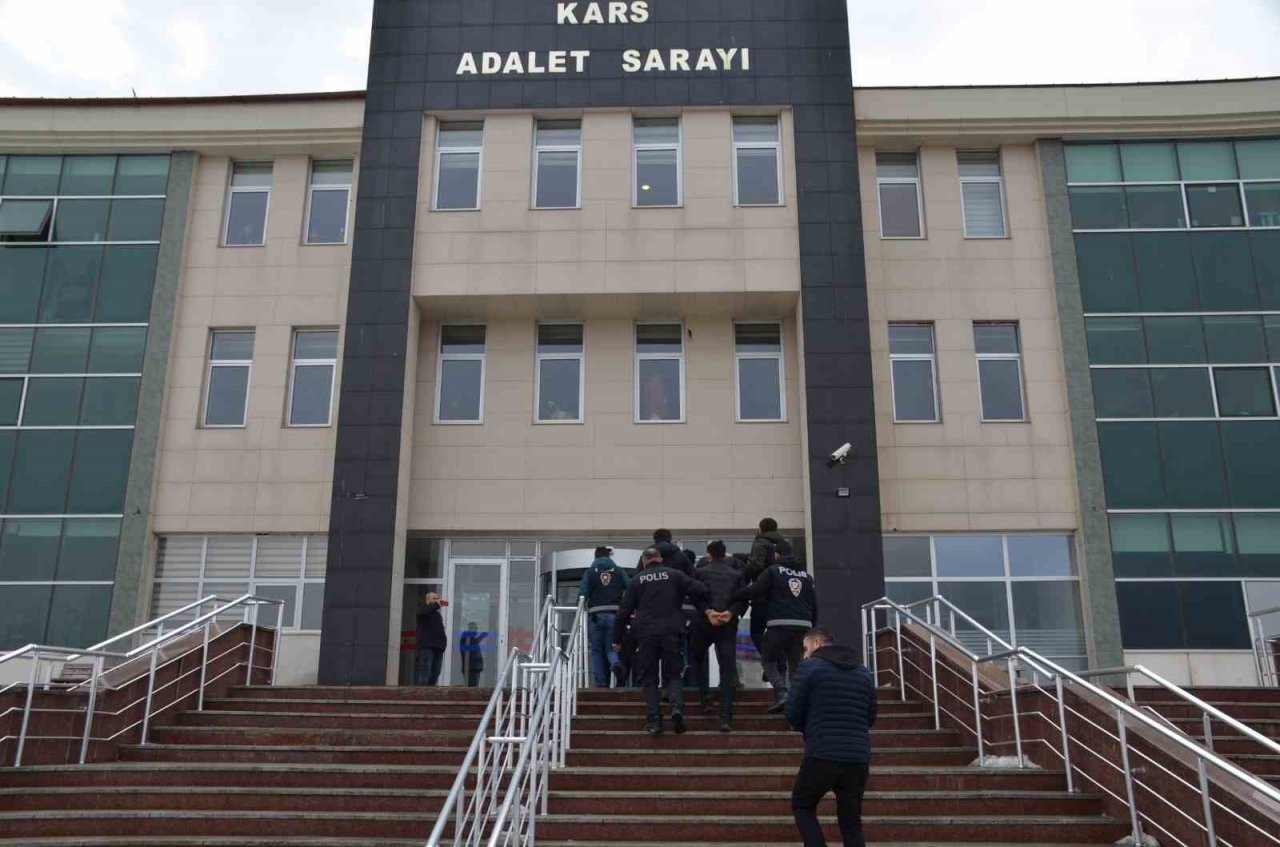 Kars’ta, “kombi” çetesi çökertildi