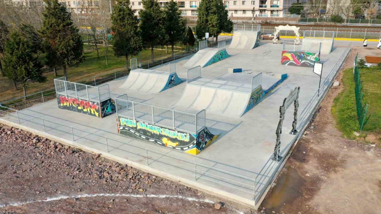 Gençlerin heyecanla beklediği kaykay pisti tamamlandı