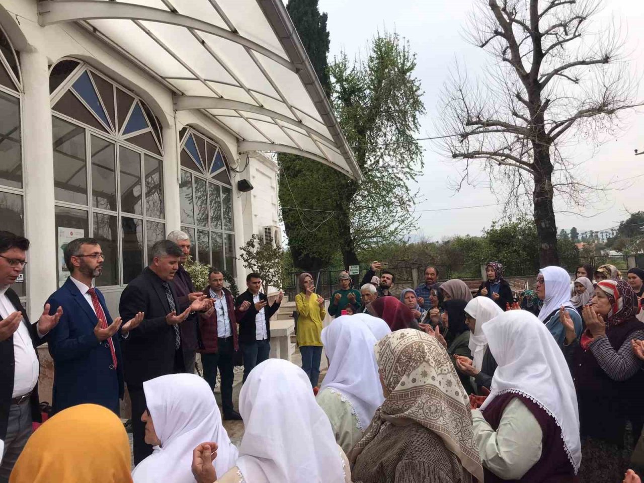 Köyceğizli umreciler dua ve tekbirlerle uğurlandı