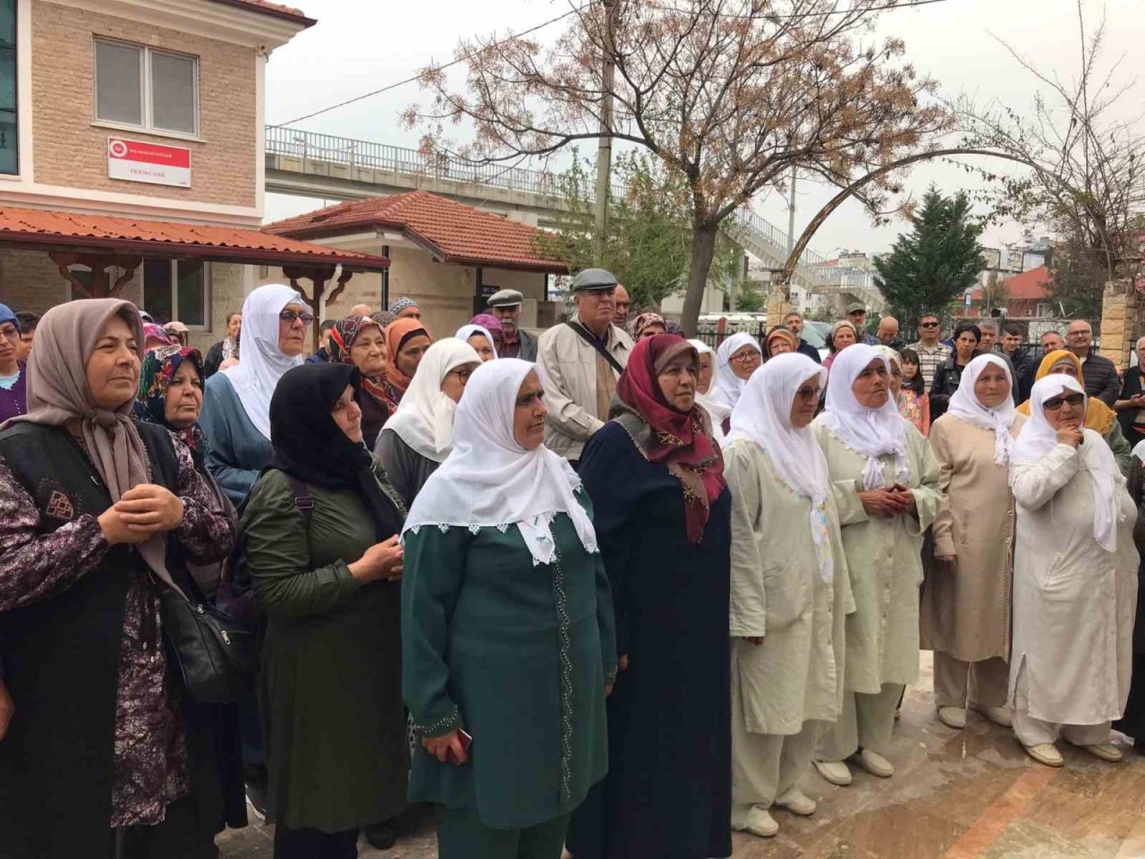 Köyceğizli umreciler dua ve tekbirlerle uğurlandı