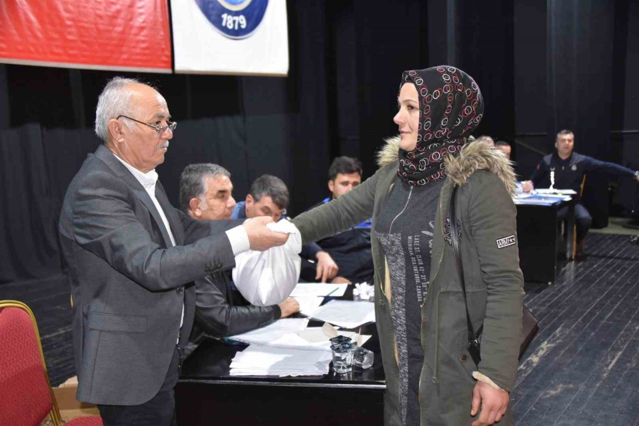 Salihli’de yeni pazaryerlerinde kuralar çekildi