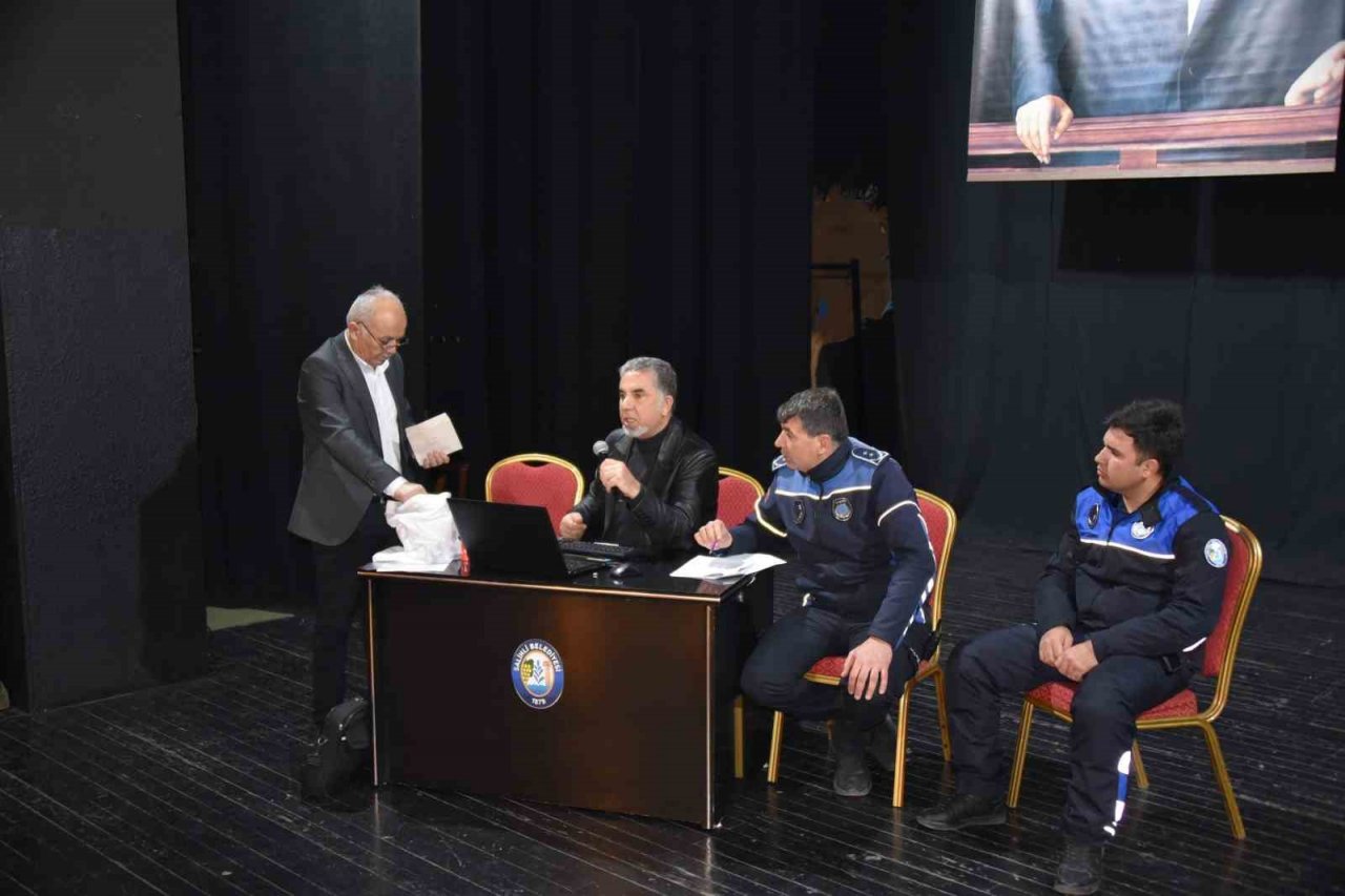 Salihli’de yeni pazaryerlerinde kuralar çekildi