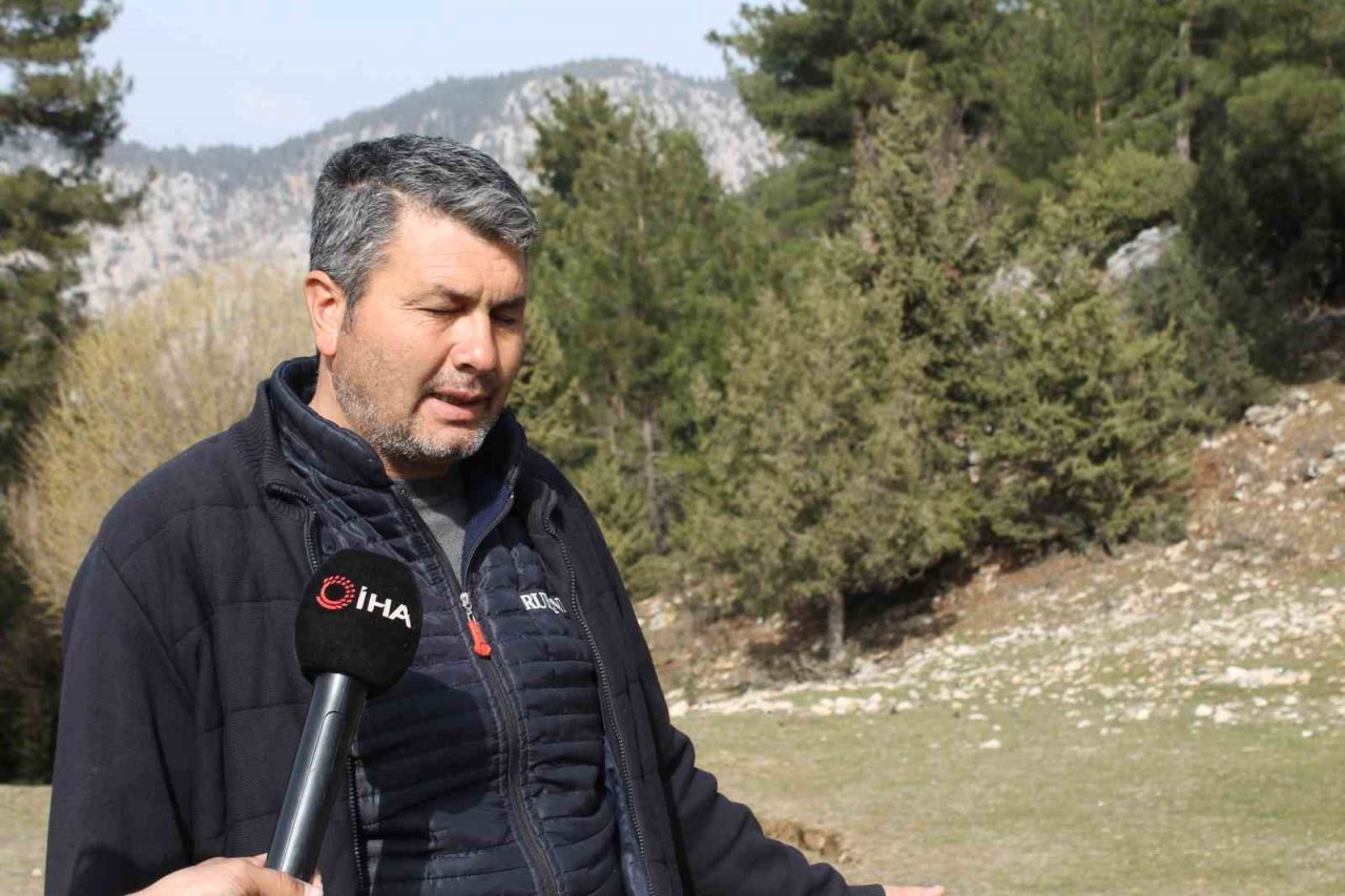 Kar, eridi 300 metrelik fay kırığı ortaya çıktı