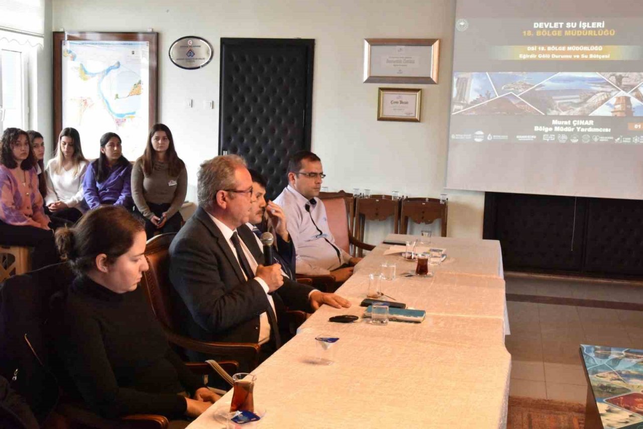 Eğirdir Gölü’nün su kotu gözle görülür şekilde düştü