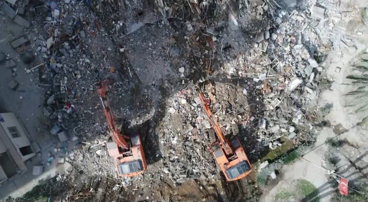 Osmaniye’de acil yıkımı kararlaştırılan 469 binadan 206’sı yıkıldı