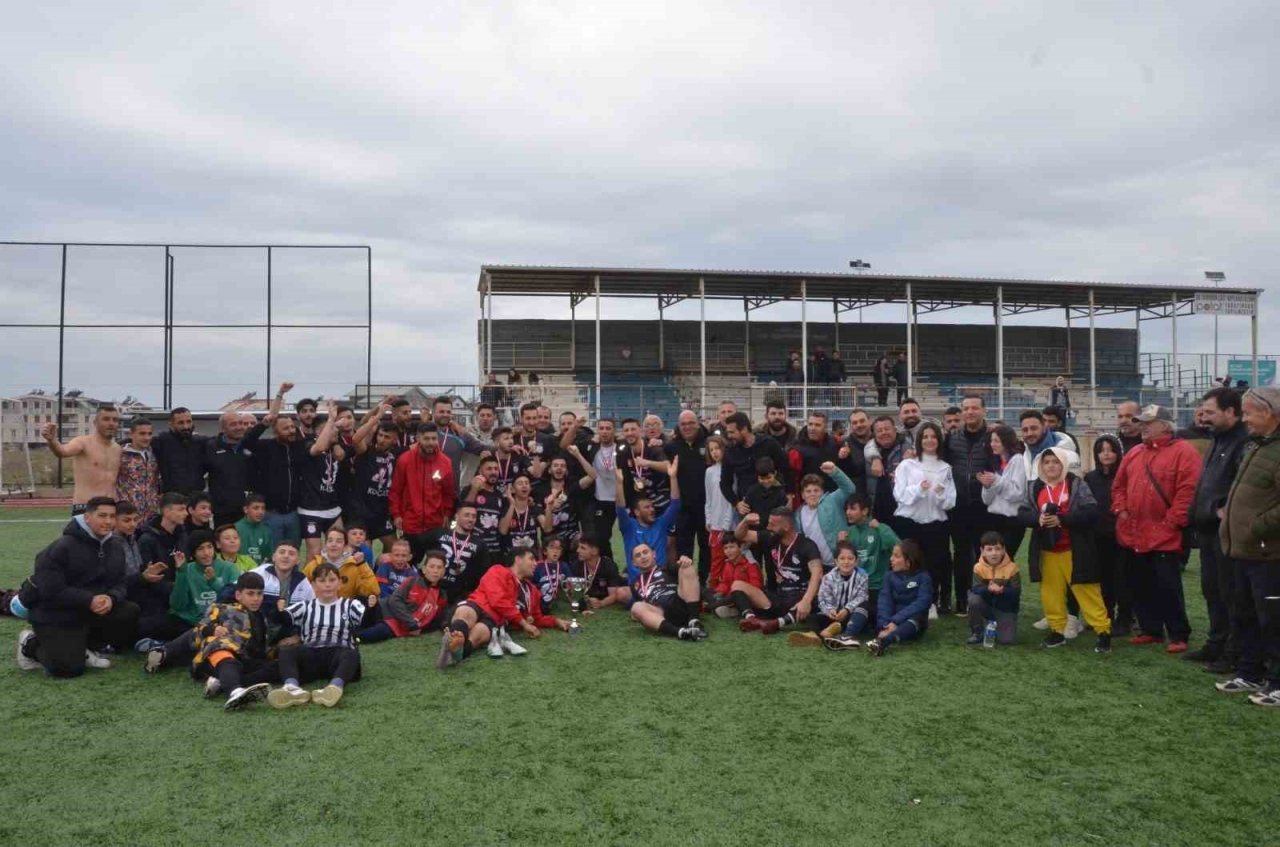 Aydın Süper Amatör’de 4. Grubun şampiyonu ’Altınkumspor’ oldu