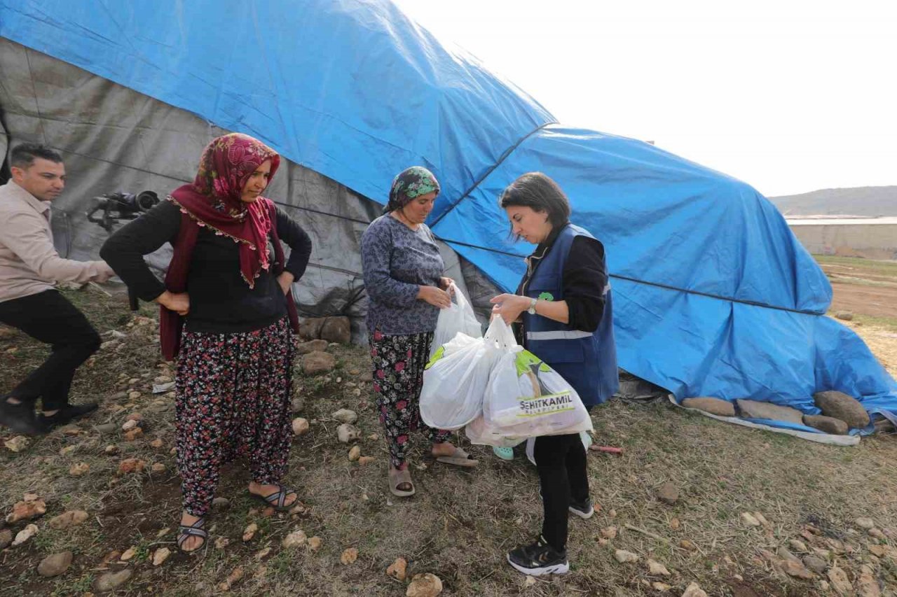 Şehitkamil’de depremzedelerin ihtiyaçları karşılanıyor