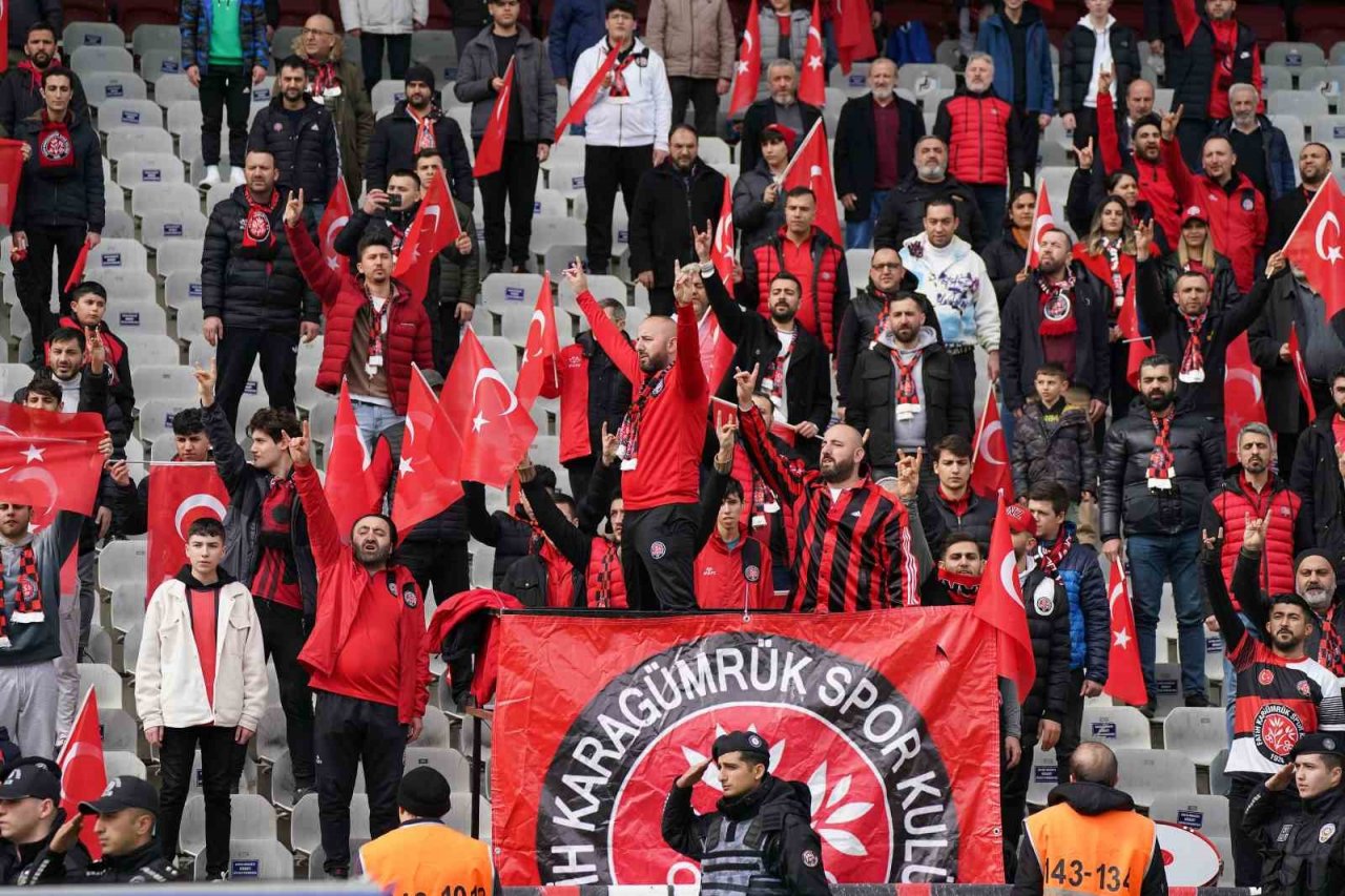 Spor Toto Süper Lig: Fatih Karagümrük: 1 - Sivasspor: 1 (İlk yarı)