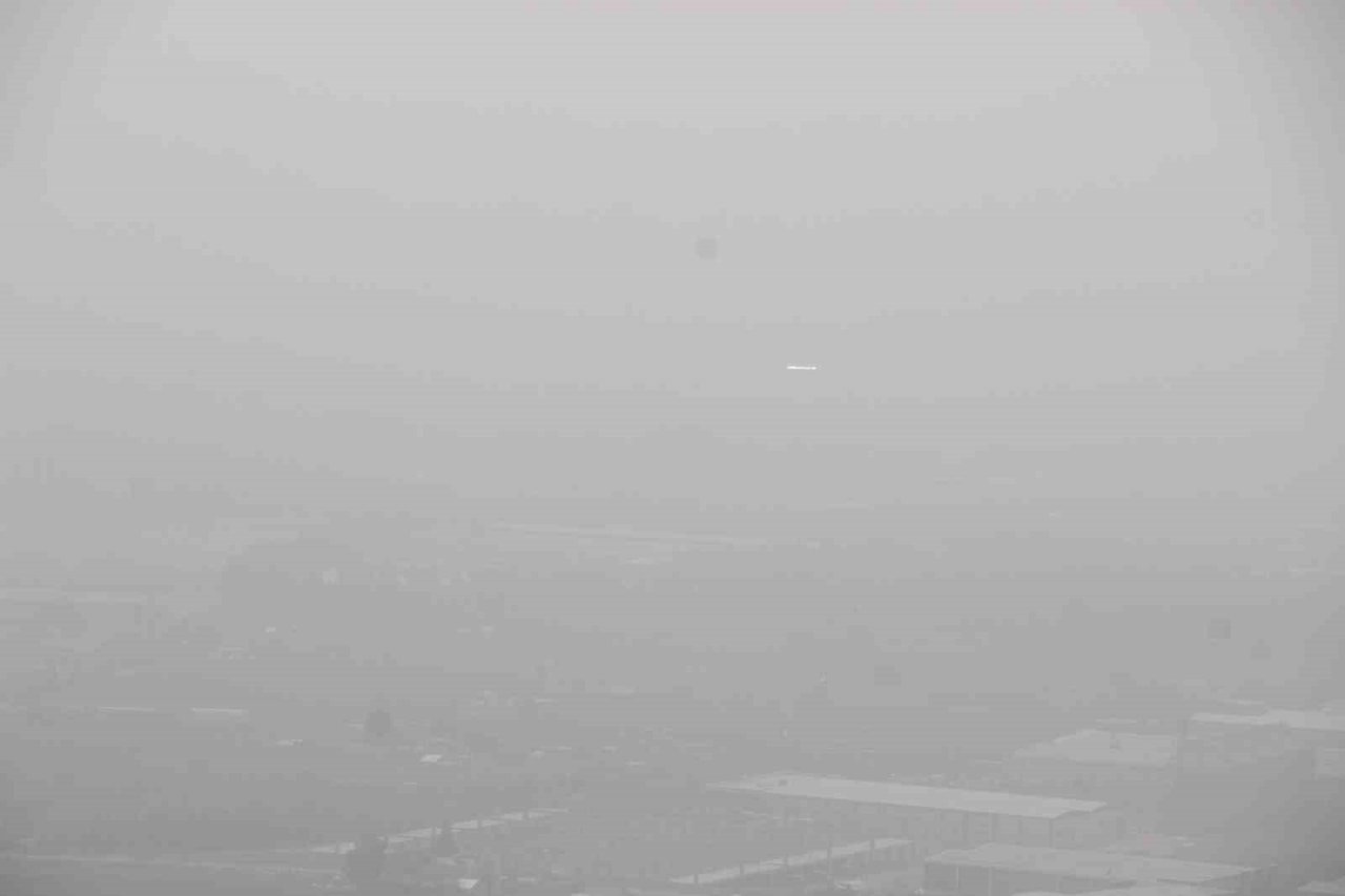 Toz bulutu Adıyaman’ı esir aldı