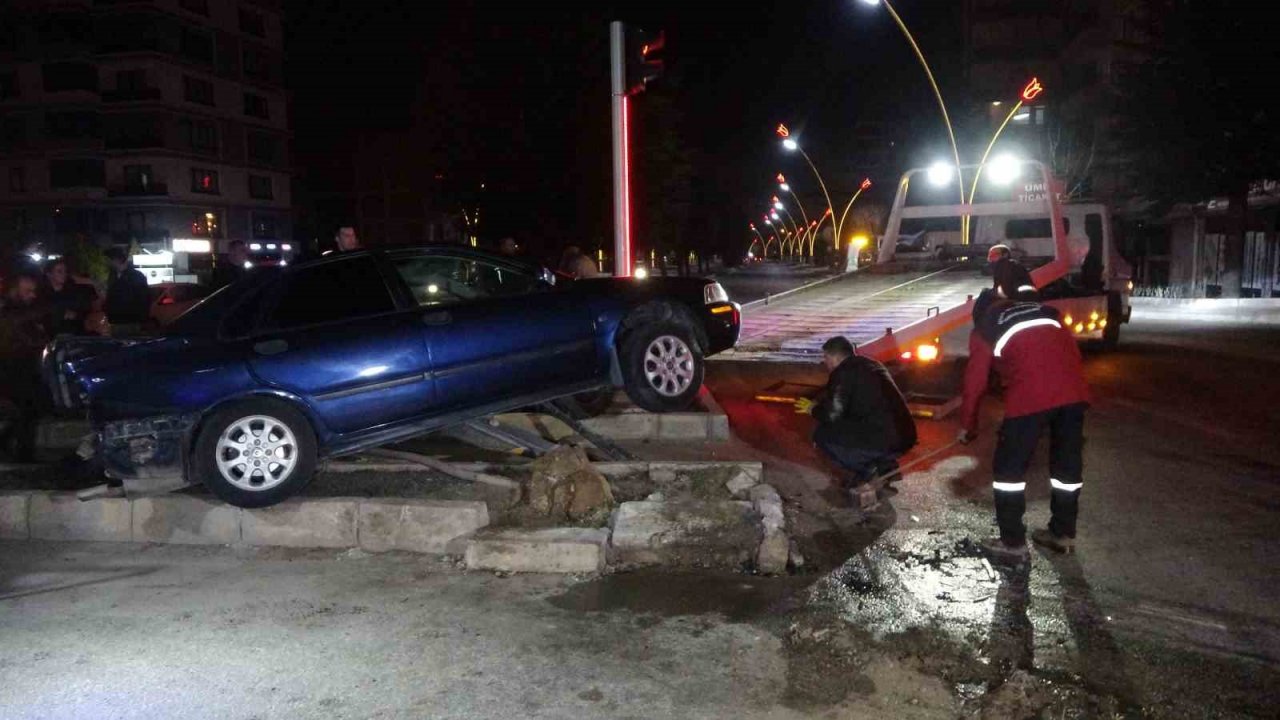 Uşak’ta zincirleme trafik kazası: 5 yaralı