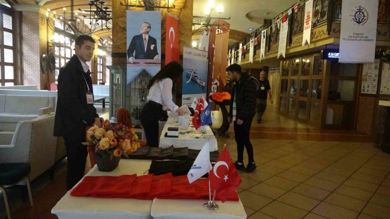 Yat kaptanları Marmaris’te sektör buluşmasında bir araya geldi