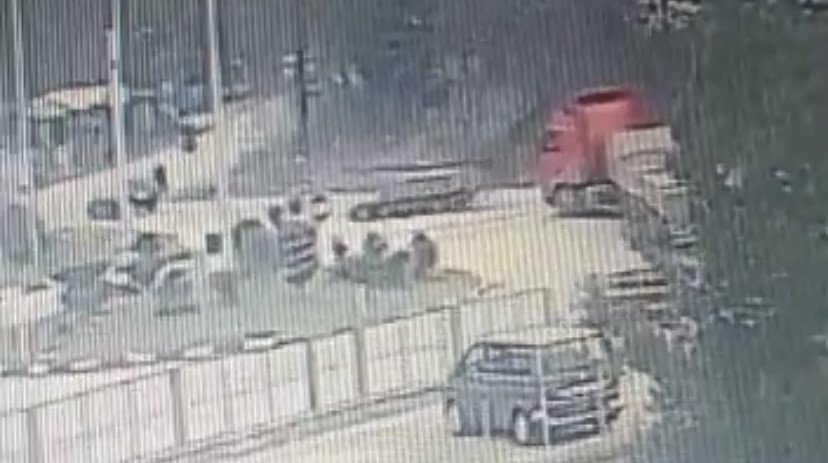 Zonguldak’ta tırın otomobille çarpışma anı kamerada