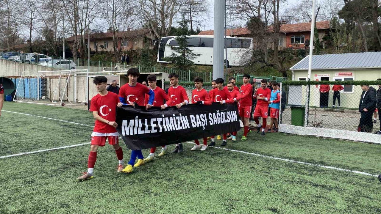 Amatör maçın hakeminden alkışlanacak davranış