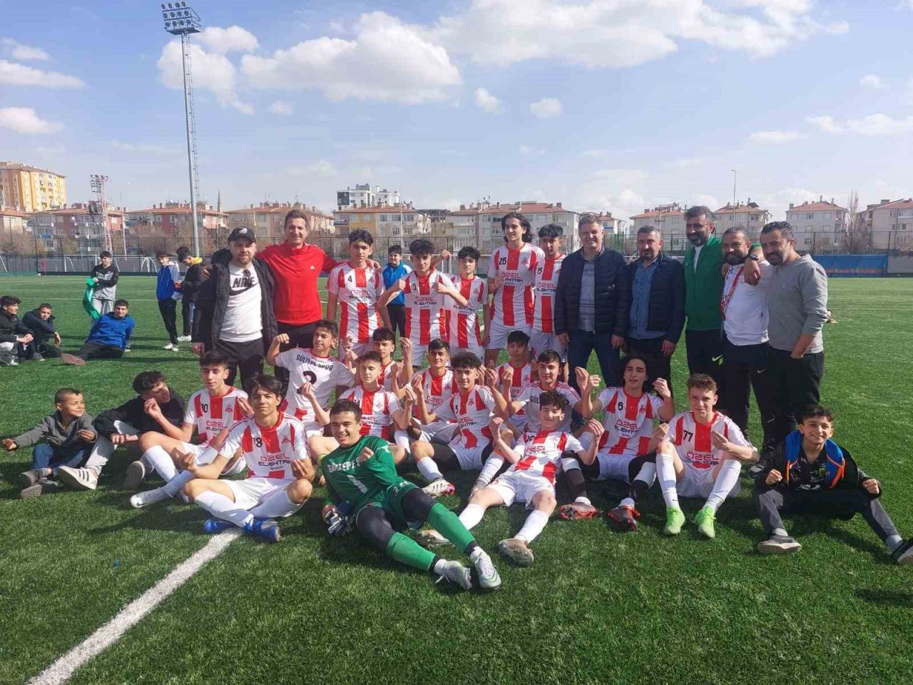 Kayserili 2 takım Türkiye Şampiyonası’na gitmeye hak kazandı