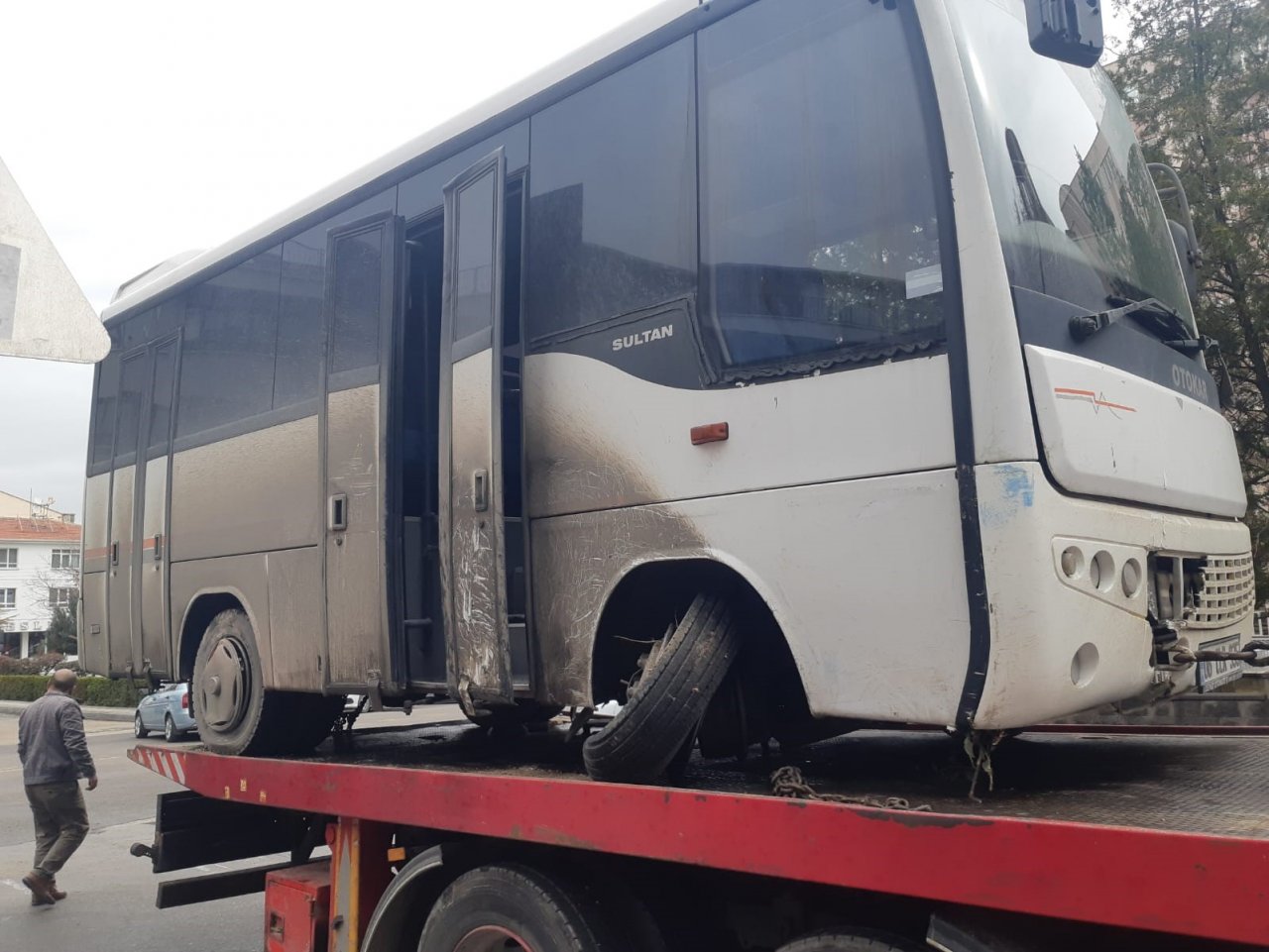 Başkent’te EGO otobüsü minibüs ile çarpıştı: 4 yaralı