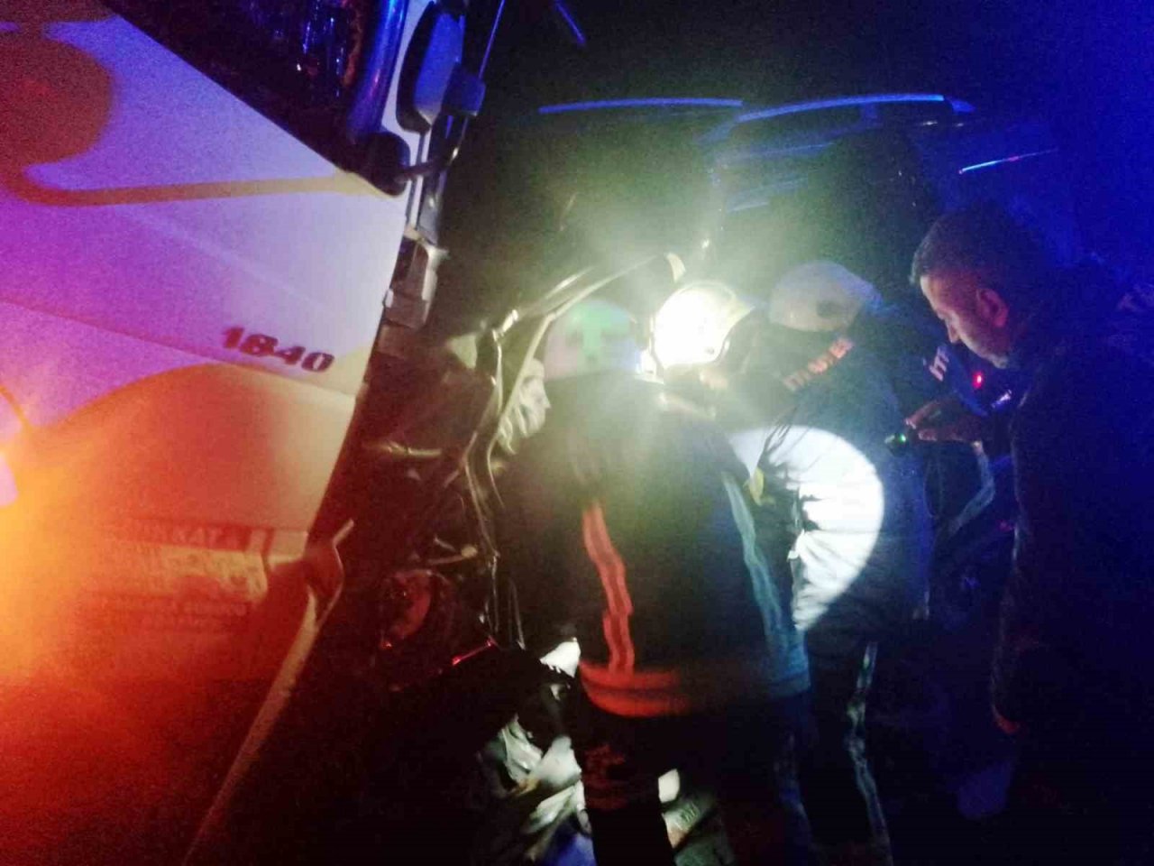 Asker eğlencesi dönüşü kazada hayatını kaybetti