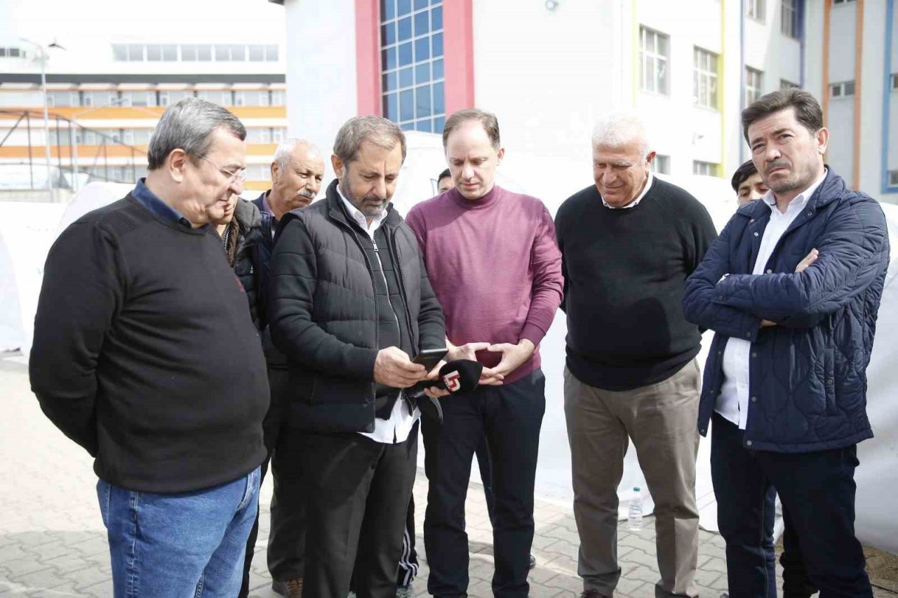 Başkan Atay, Kahramanmaraş’ta depremzedelerin acısını paylaştı