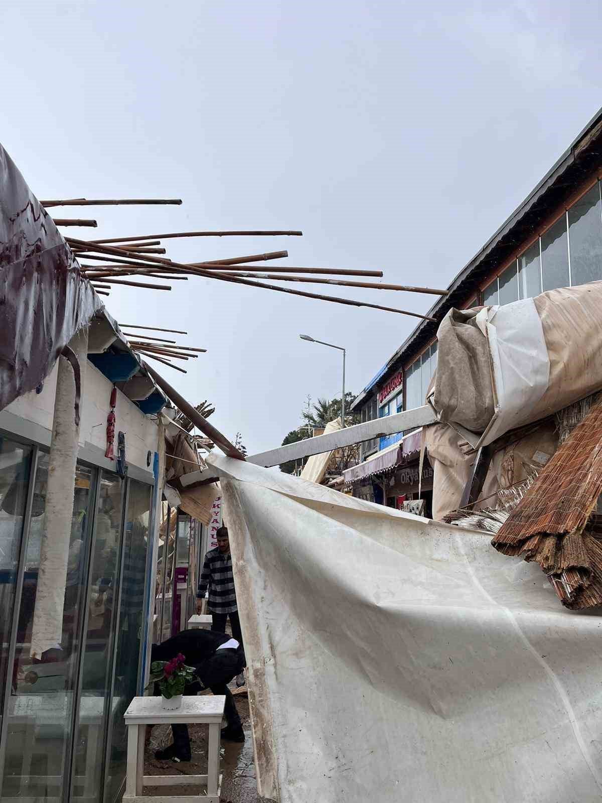 Bodrum’u fırtına vurdu, çatıları uçurdu, camları kırdı