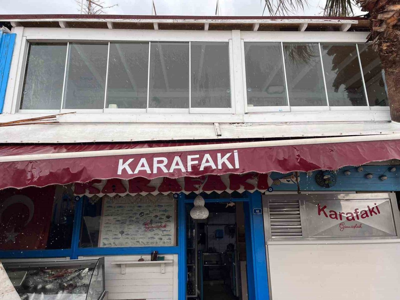 Bodrum’u fırtına vurdu, çatıları uçurdu, camları kırdı