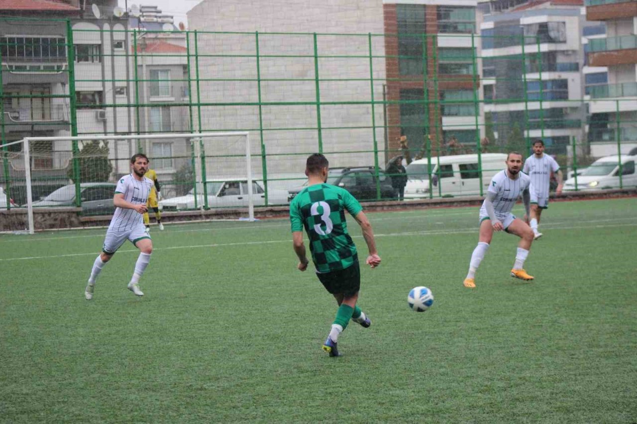 Salihli Belediyespor, Özçamdibispor’a farklı kaybetti