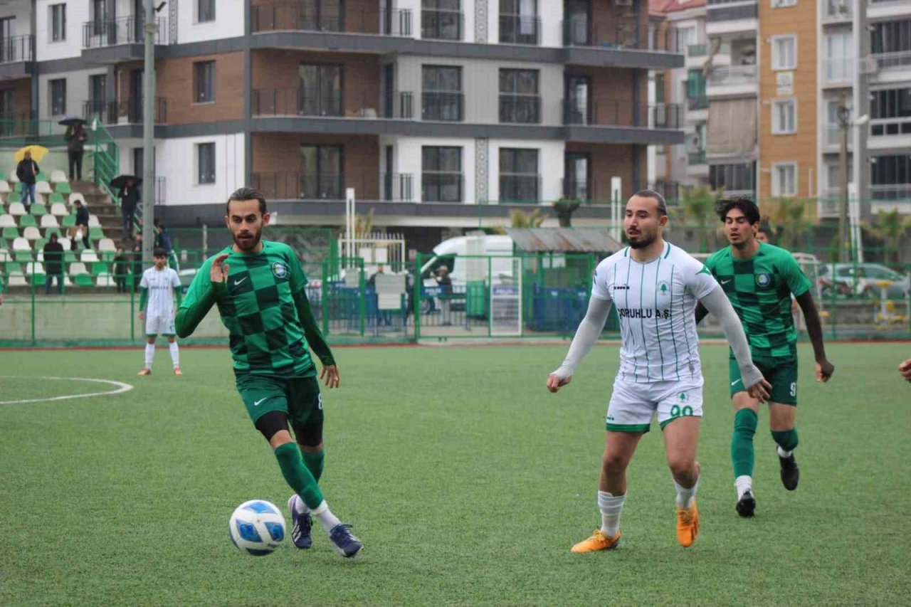Salihli Belediyespor, Özçamdibispor’a farklı kaybetti