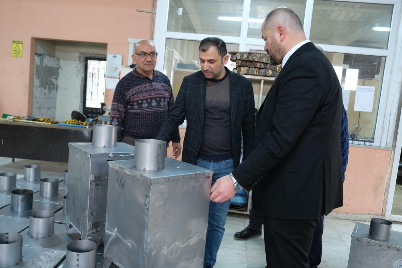 Orhanelili öğrenciler depremzedeler için soba üretti