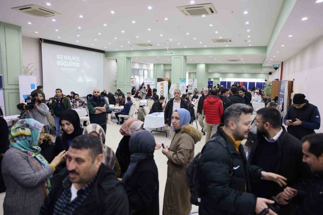 İş arayanlar ve işverenler Darıca’da buluştu