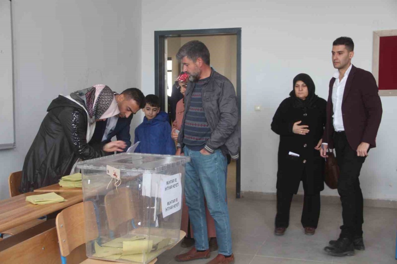 Muhtarlık seçimleri cumhurbaşkanlığı seçimlerini aratmadı