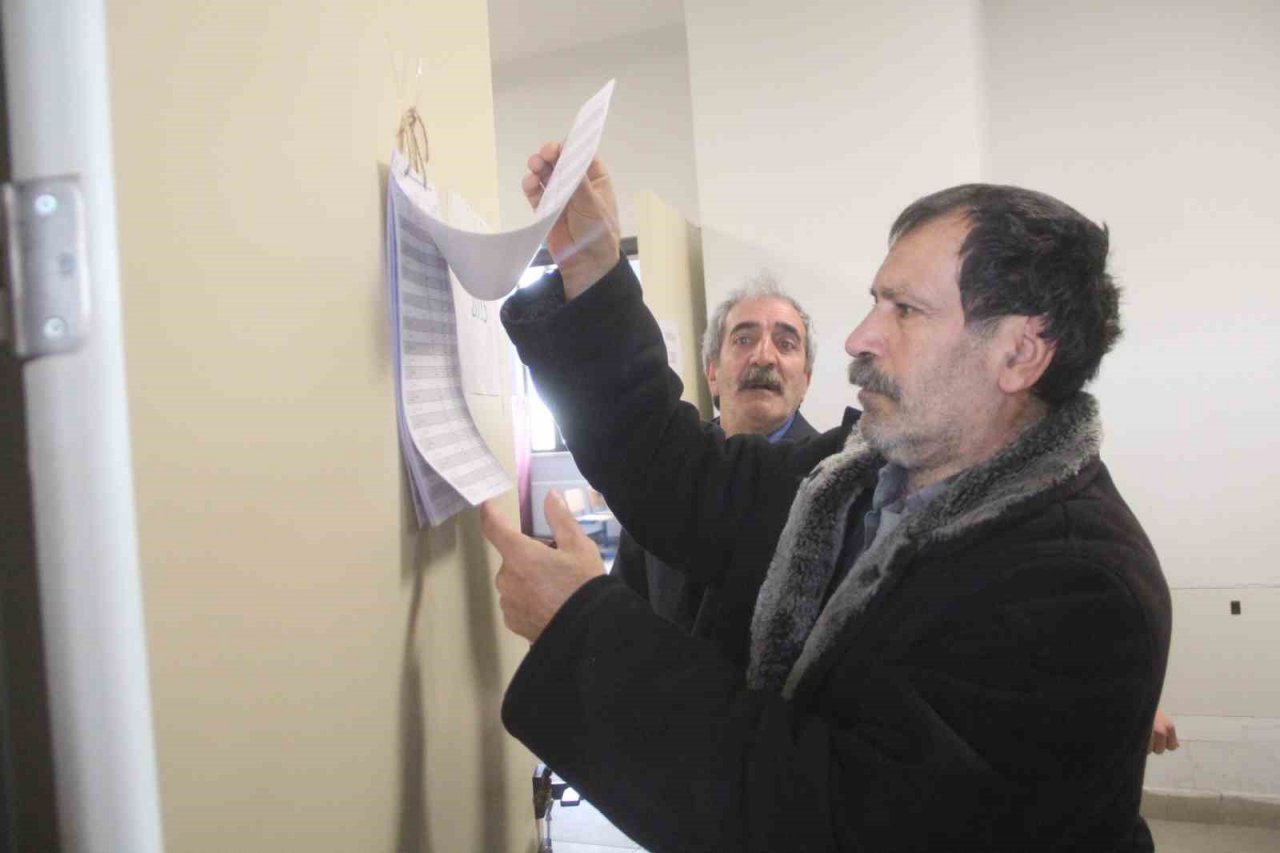 Muhtarlık seçimleri cumhurbaşkanlığı seçimlerini aratmadı