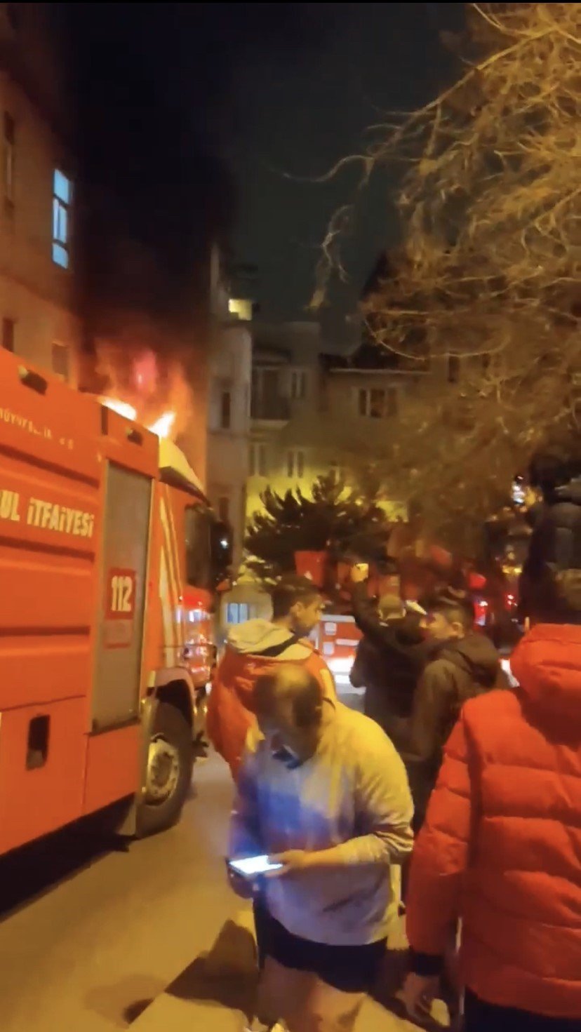 Vatandaştan itfaiye ekiplerine ilginç istek: "100 bin dolarımı kurtarın"