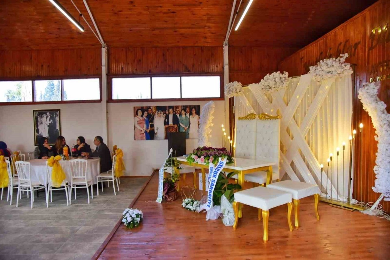 Tarihi hangarlar yeniden hayat buldu