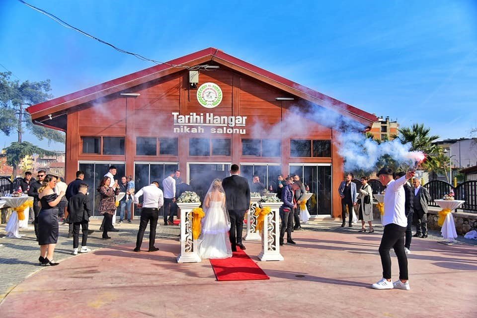 Tarihi hangarlar yeniden hayat buldu