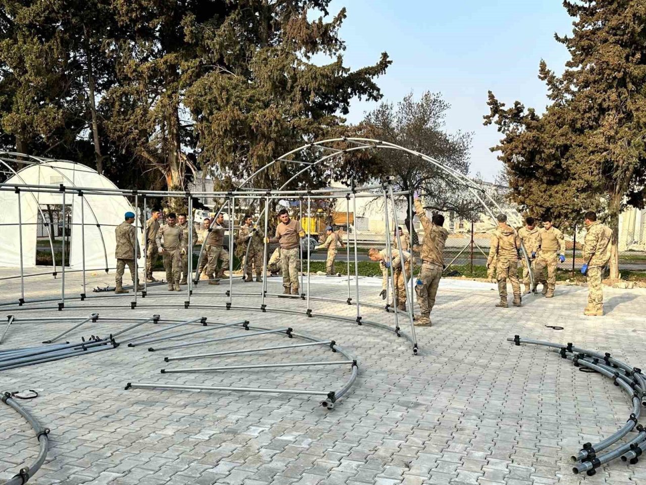 Jandarma’dan deprem bölgesine Çadır Toptancılar Hali