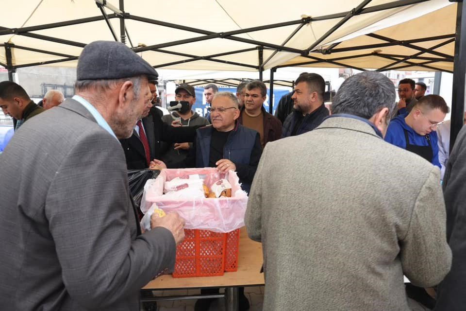 Başkan Büyükkılıç, Elbistan Kayseri Çarşısı’nda incelemelerde bulundu