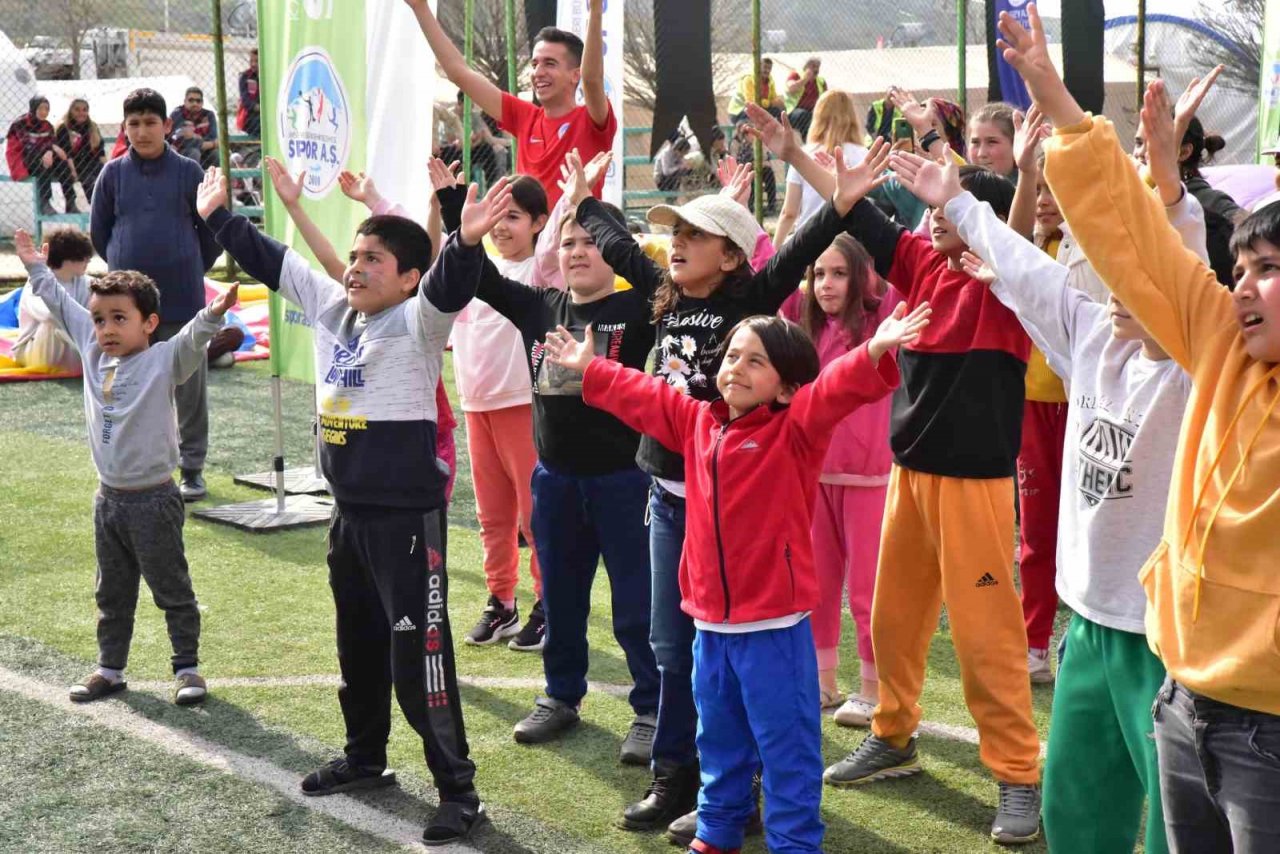 Büyükşehir Spor A.Ş.’den depremzede çocuklara ‘spor terapisi’