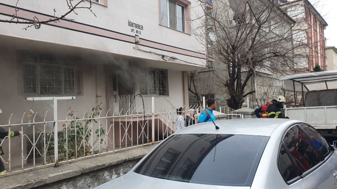 Çamaşır makinesinden çıkan yangın, ekipler tarafından söndürüldü