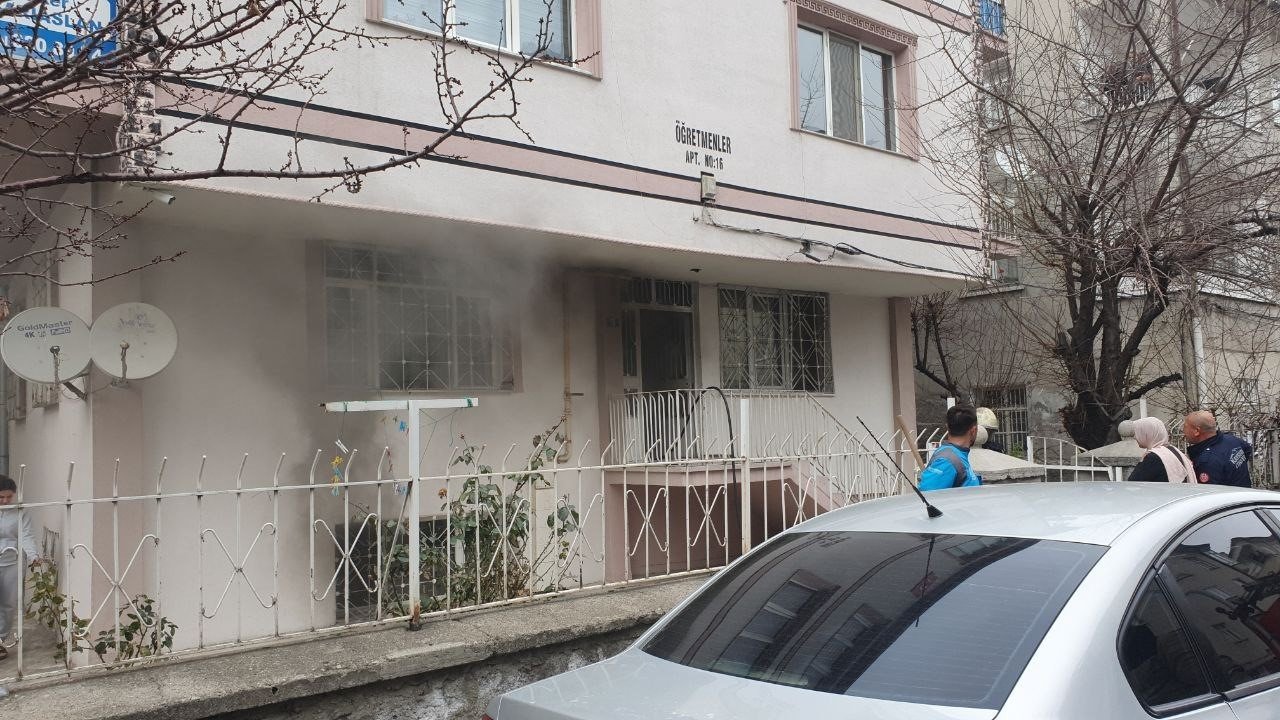 Çamaşır makinesinden çıkan yangın, ekipler tarafından söndürüldü