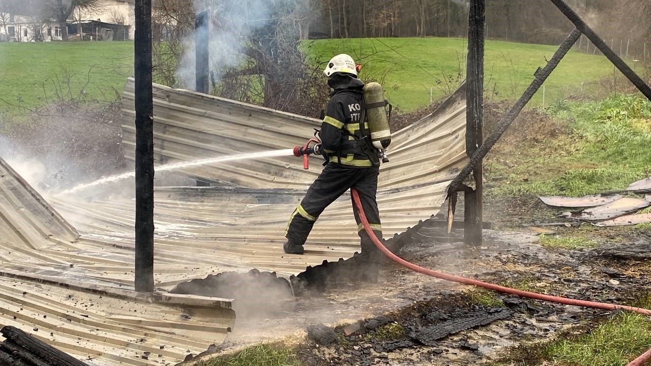 Boş barakada yangın çıktı