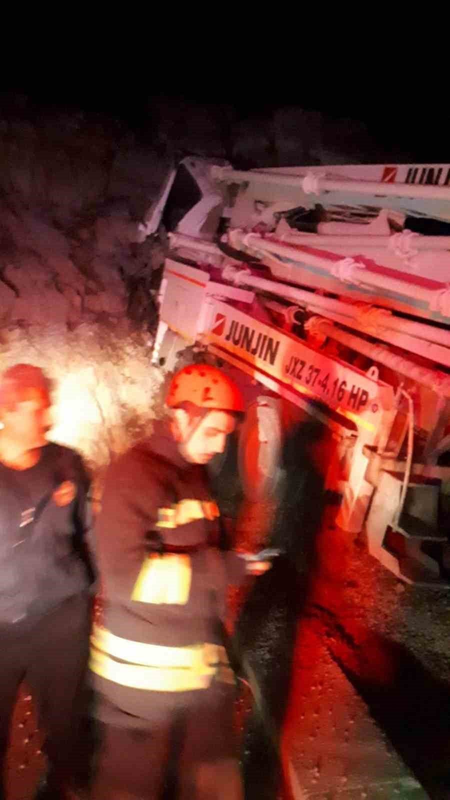 Konya’da kaçış rampasına giren kamyon kayalıklara çarptı: 1 yaralı