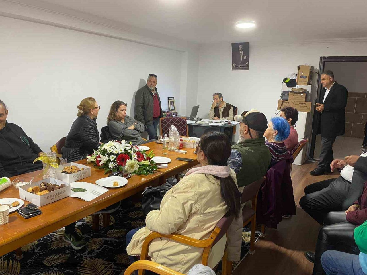 Kuşadası Gazeteciler Derneği’nde Avcı, güven tazeledi