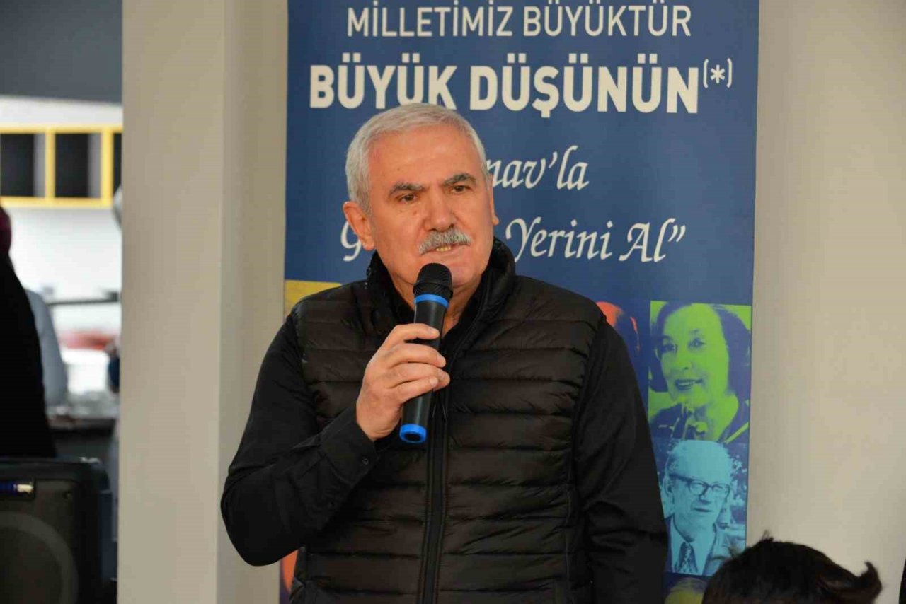 Başkan Yardımcısı Mahmut Fındık depremzede öğrenciler ve aileleriyle bir araya geldi