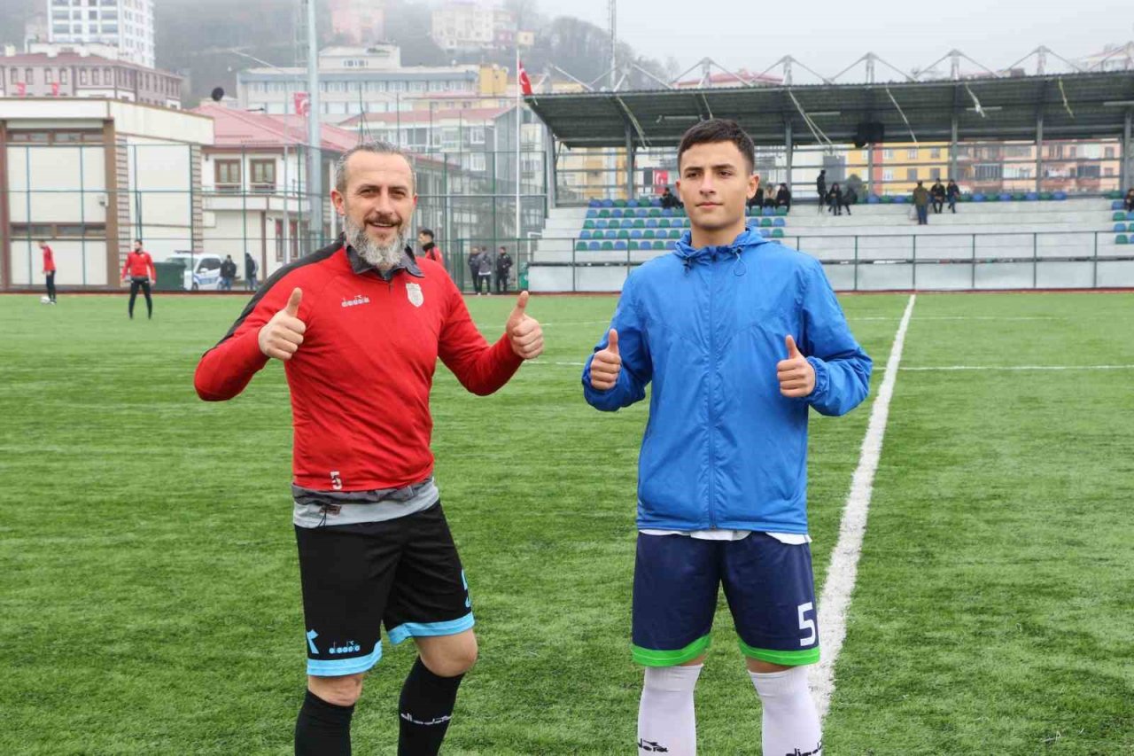Hayali gerçek oldu, oğlu ile rakip oldu