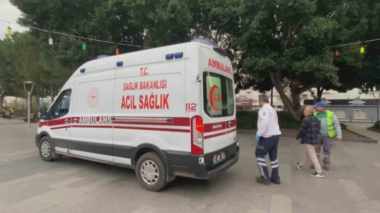 Trafiğe kapalı parkta temizlik işçisine çarpıp kaçtı