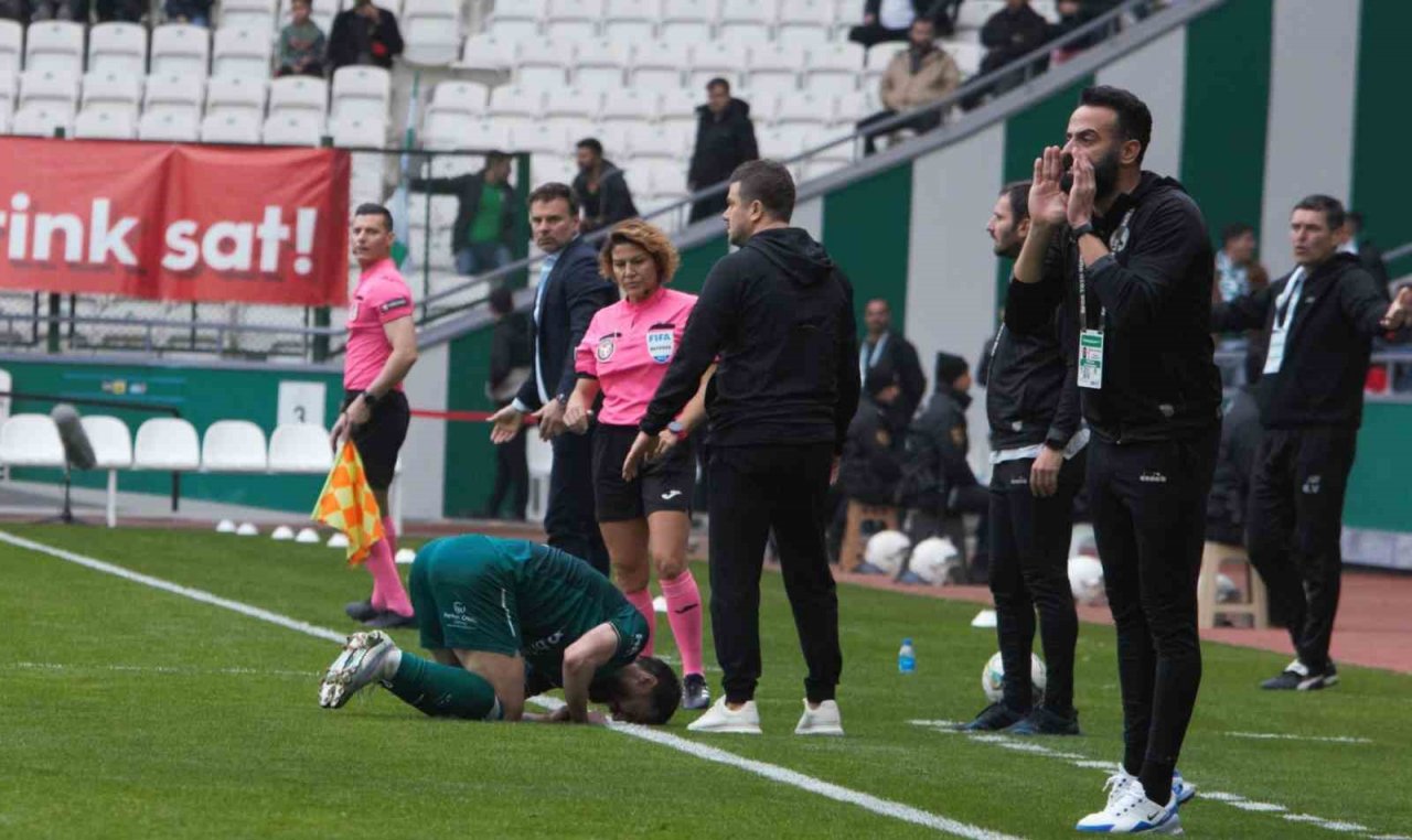 Spor Toto Süper Lig: Konyaspor: 0 - Giresunspor: 0 (İlk yarı)