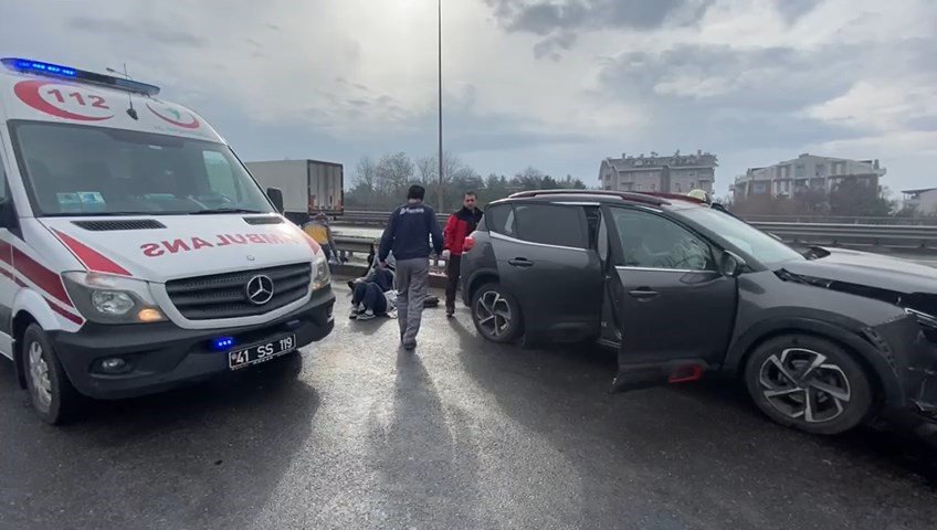 TEM Otoyolu Kocaeli geçişinde zincirleme kaza