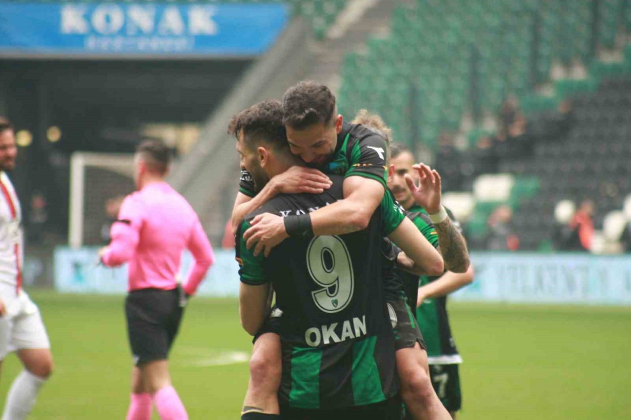 TFF 2. Lig: Kocaelispor: 3 - Uşakspor: 0