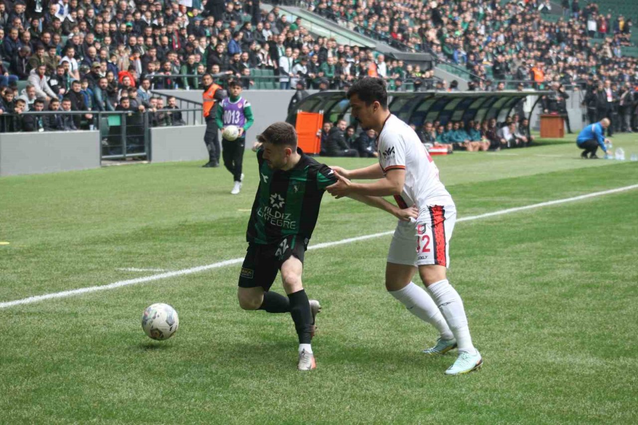 TFF 2. Lig: Kocaelispor: 3 - Uşakspor: 0