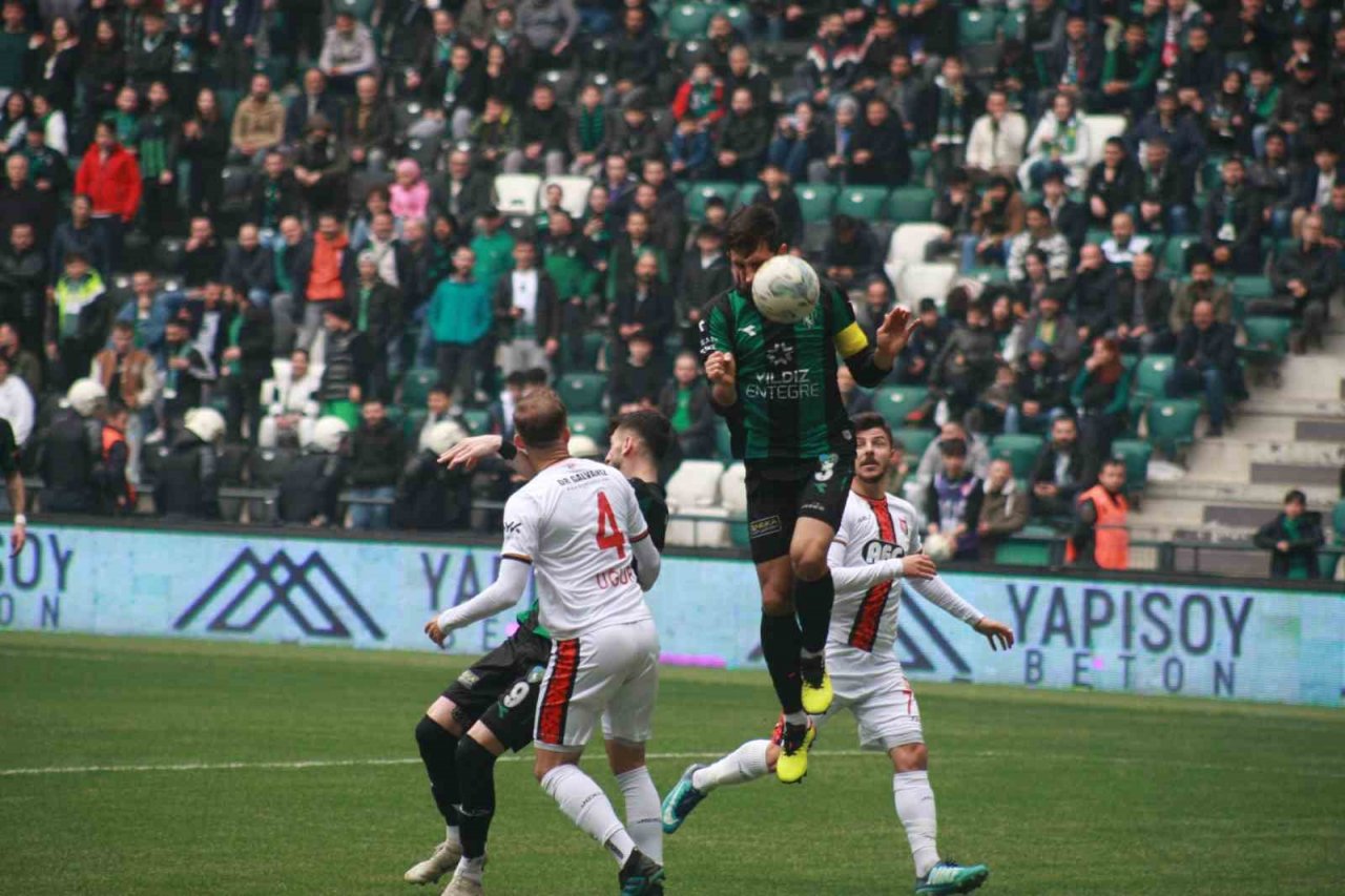 TFF 2. Lig: Kocaelispor: 3 - Uşakspor: 0