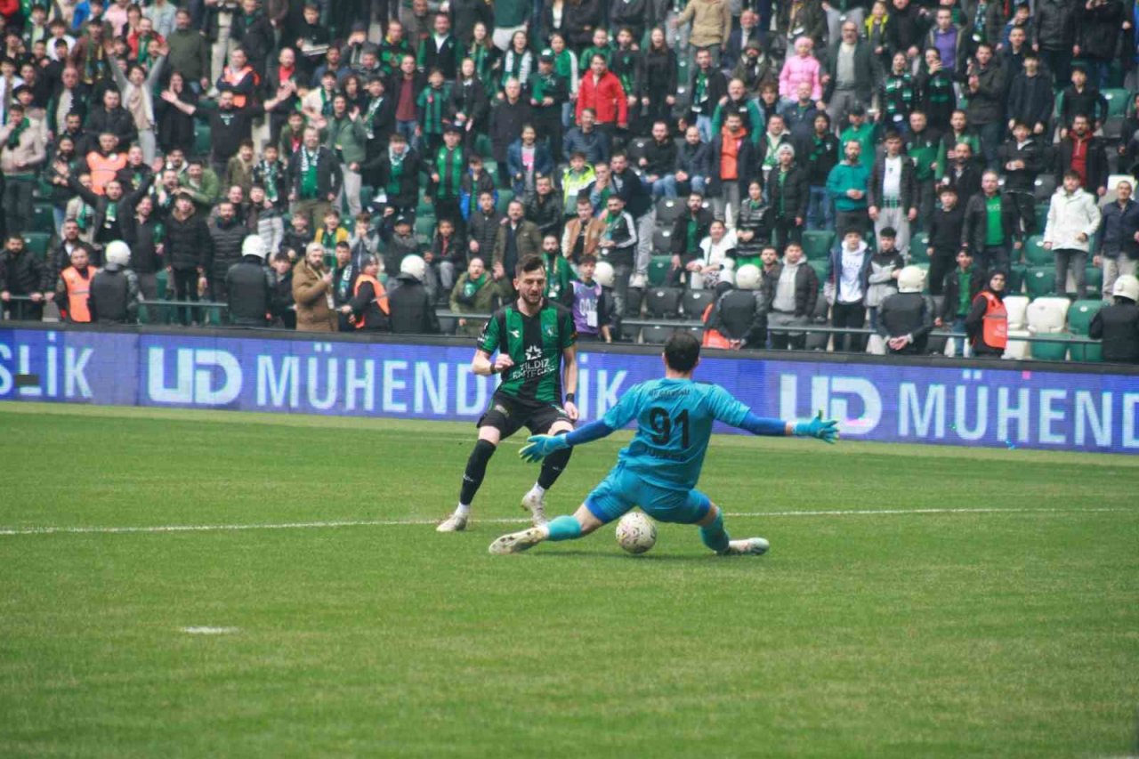 TFF 2. Lig: Kocaelispor: 3 - Uşakspor: 0