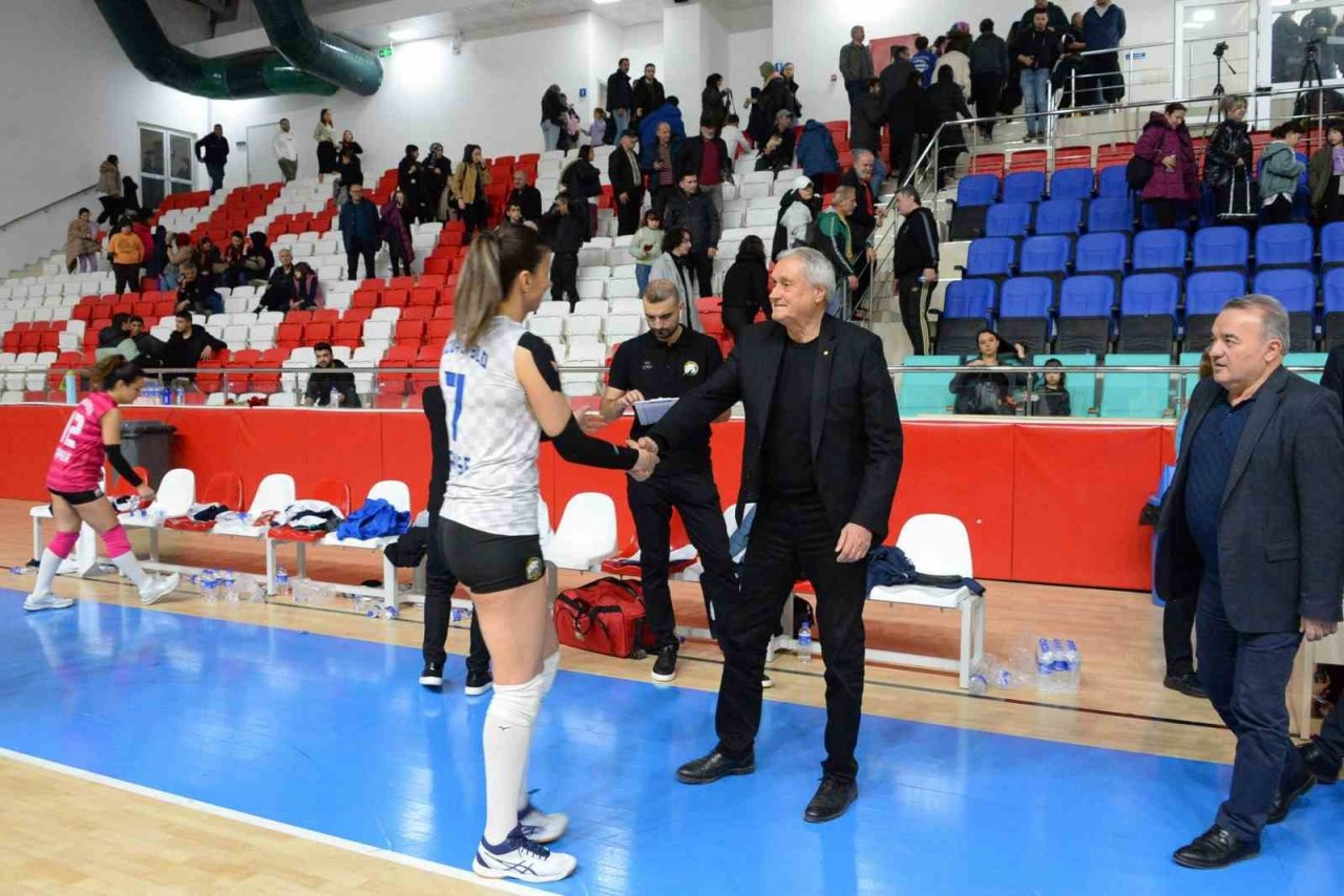 Bozüyük Belediyesi Eğitim ve Spor Kulübü, grubunu lider olarak tamamladı